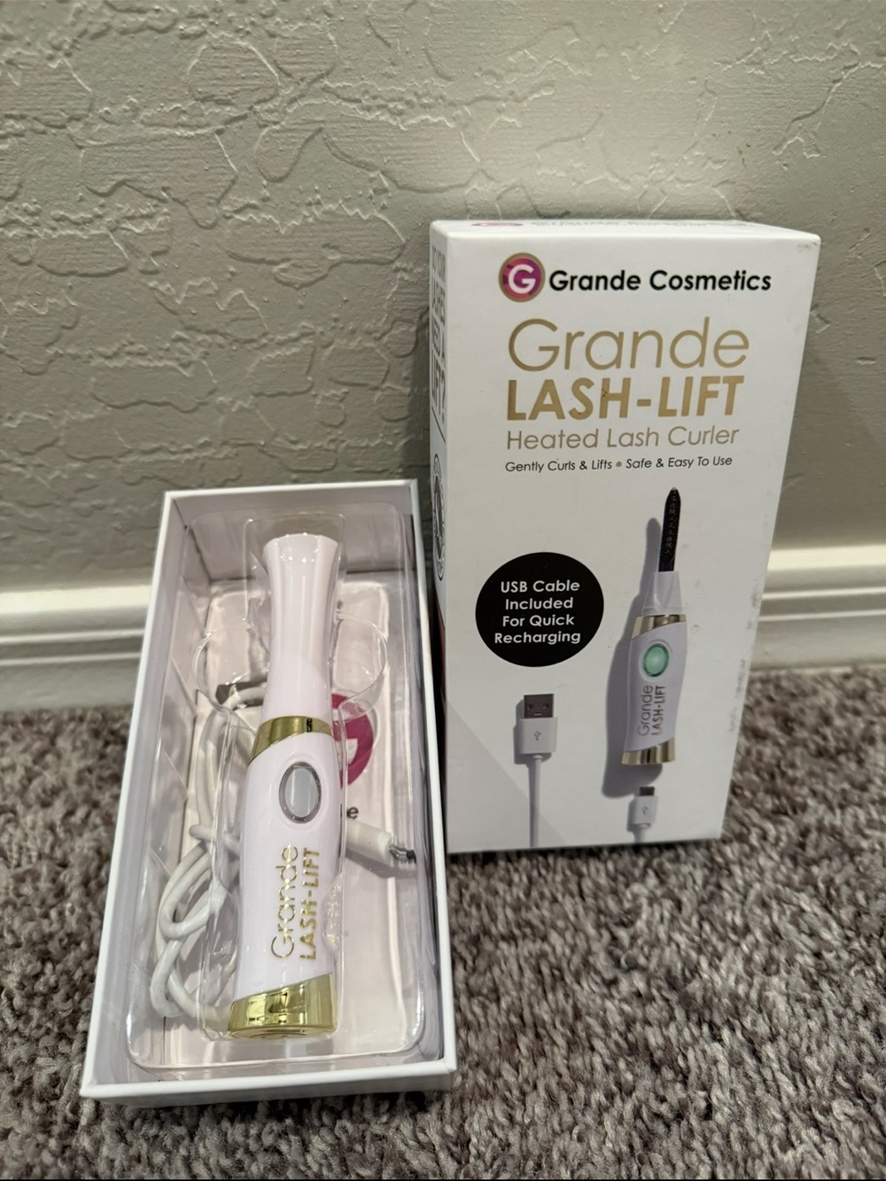Grande Cosmetics Grande Lash-Lift Heated Lash Curler - White & Gold